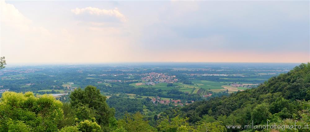 Montevecchia (Lecco, Italy) - Panoramic view toward Milan